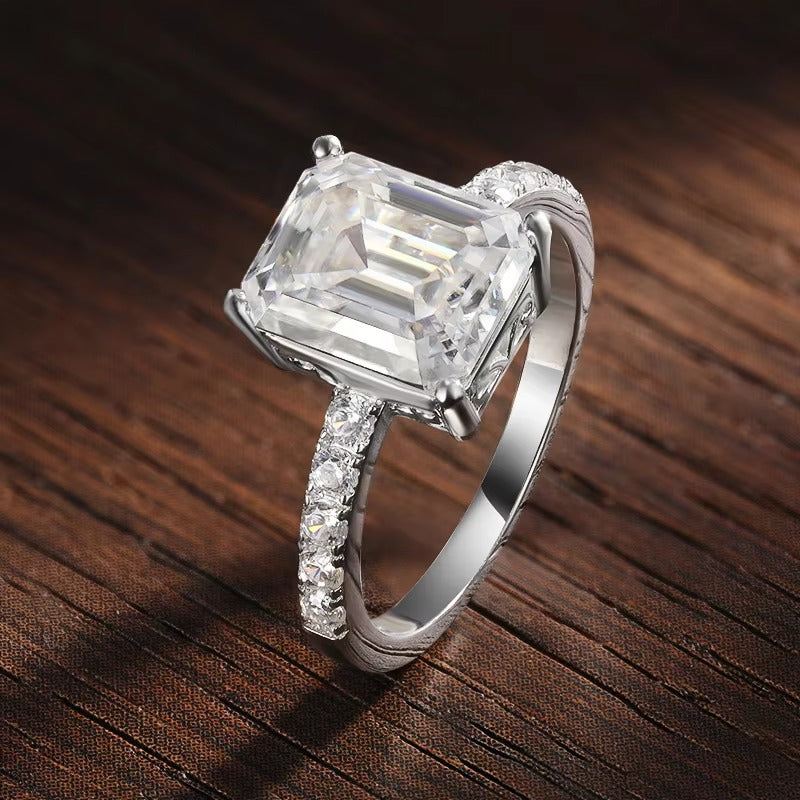 Sinnha Emerelle™ Ring