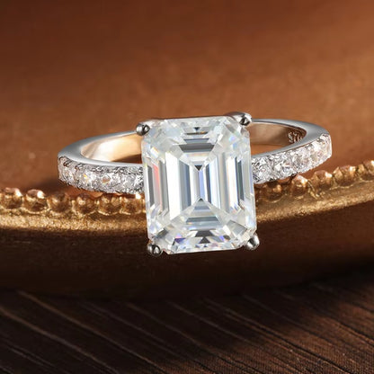 Sinnha Emerelle™ Ring