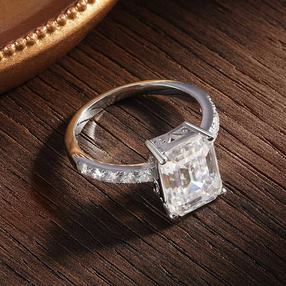 Sinnha Emerelle™ Ring